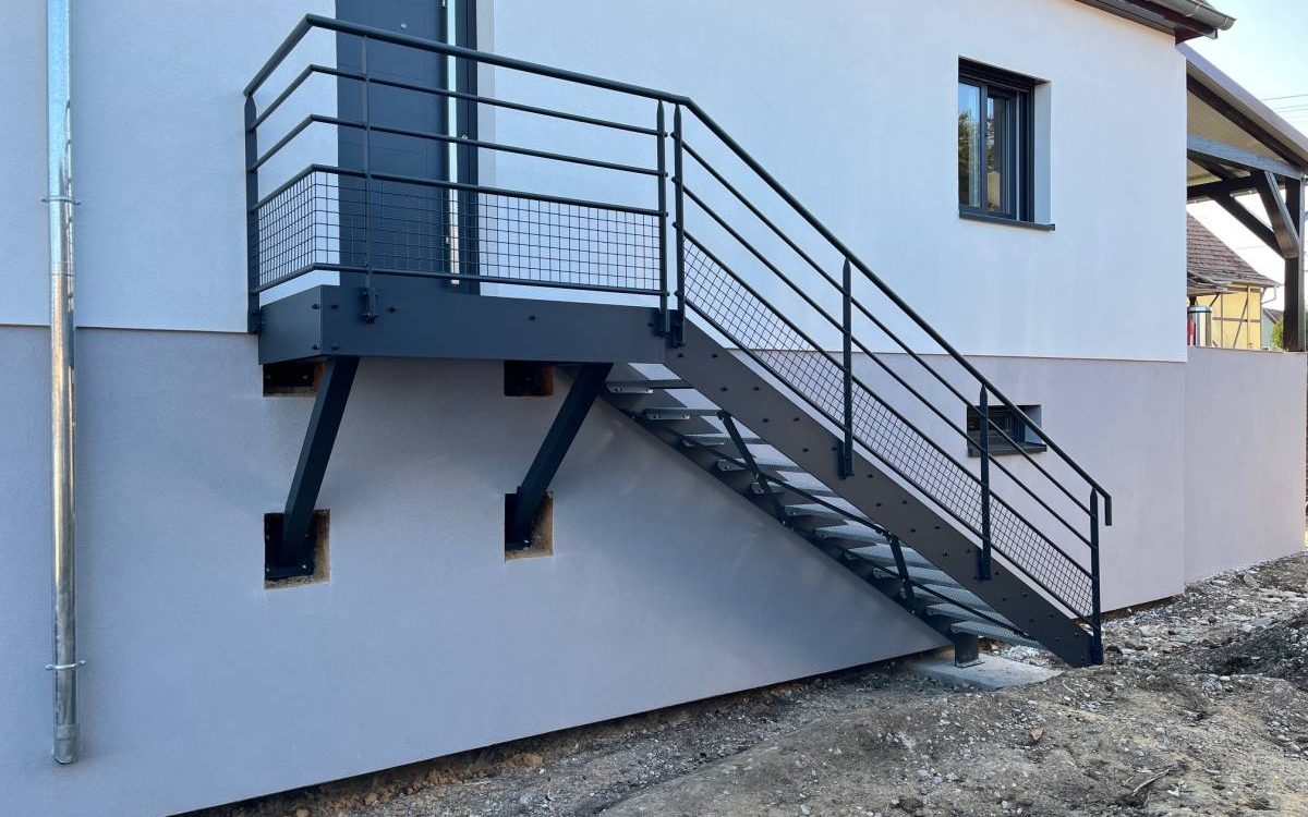 IMG_2473 1200X750 | RINNERT Normes et sécurité : que faut-il savoir avant d’installer un escalier métallique ? Sélestat