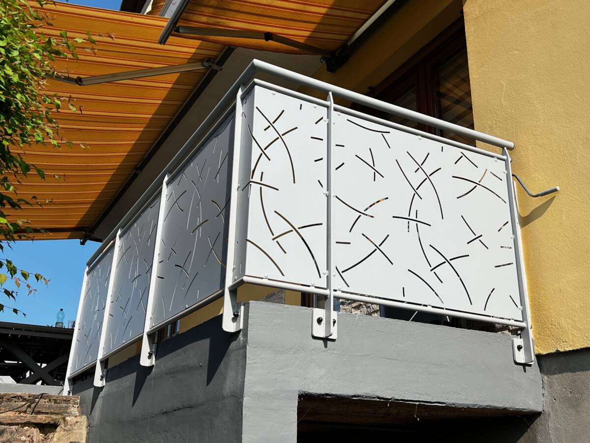 Comment adapter son garde-corps pour s&eacute;curiser une terrasse en hauteur sans alourdir le design ? Molsheim