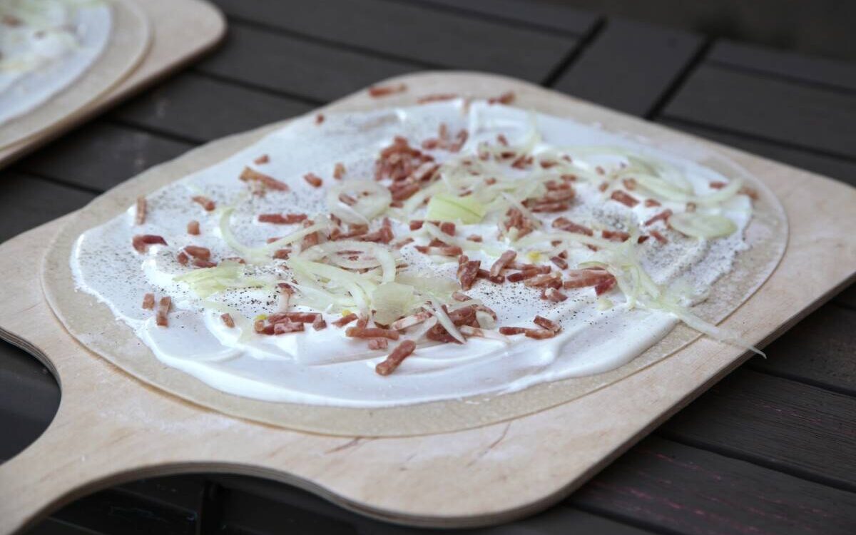 TARTE _FLAMBEE 1200X750 | RINNERT Comment utiliser un four à tarte flambée ? Benfeld